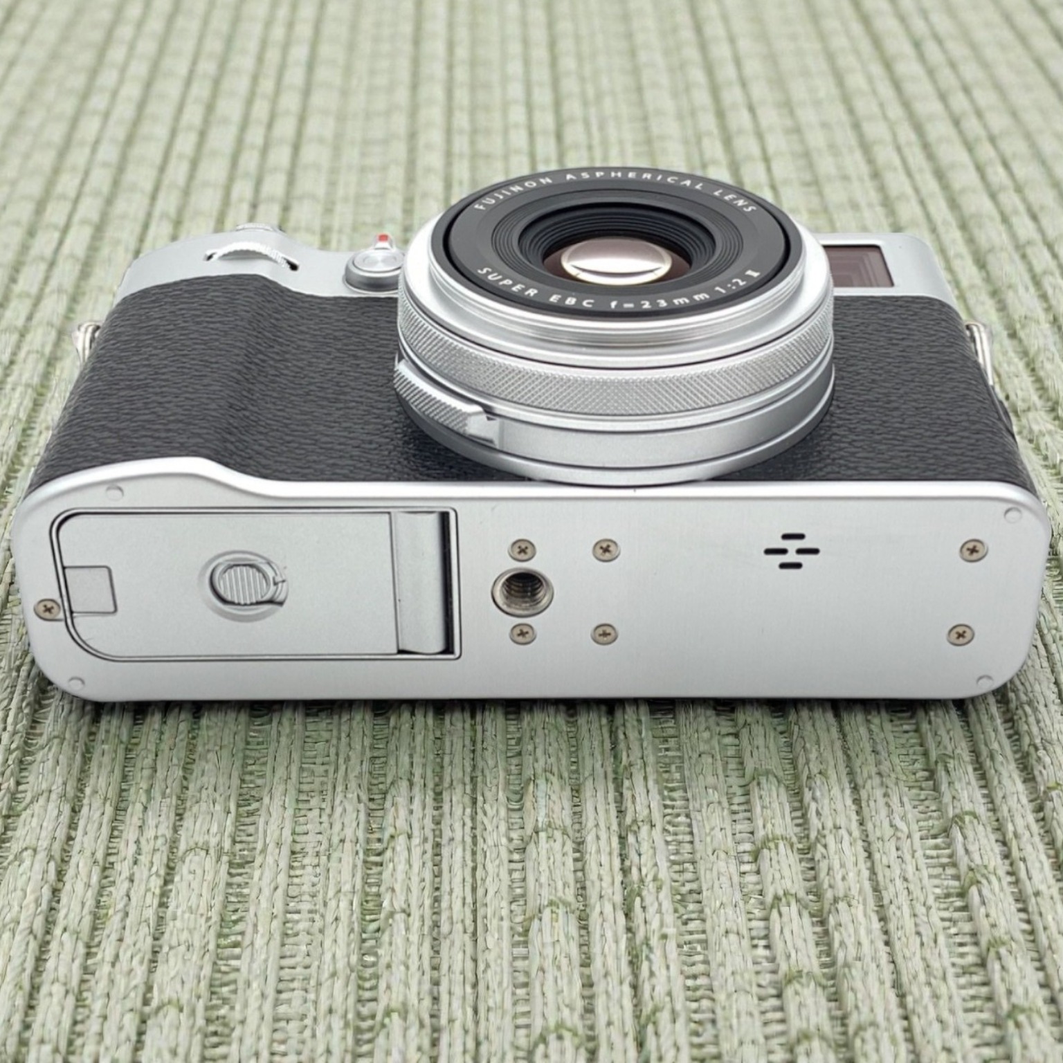 富士フイルム X100V 