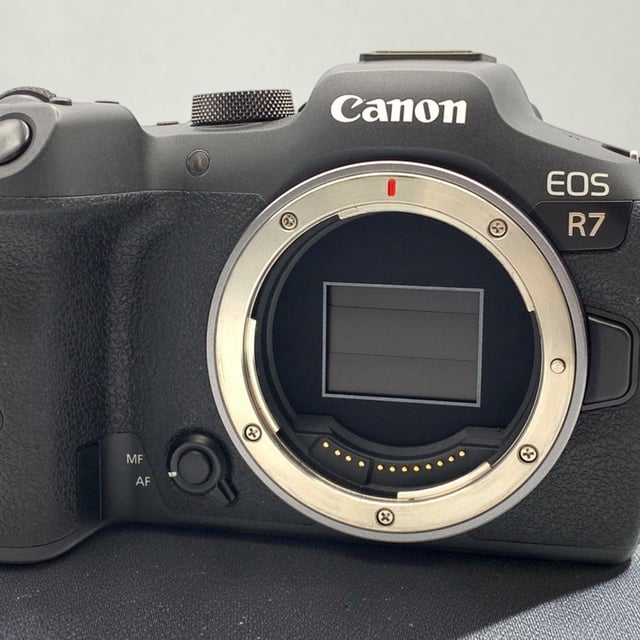 EOS R7 ボディ