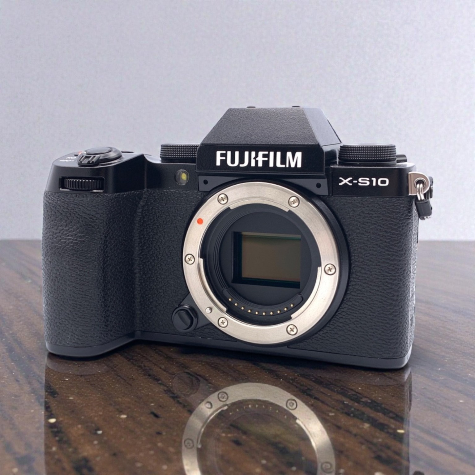 富士フイルム X-S10 ボディの中古 (美品)・¥124,300 | みんなのカメラ
