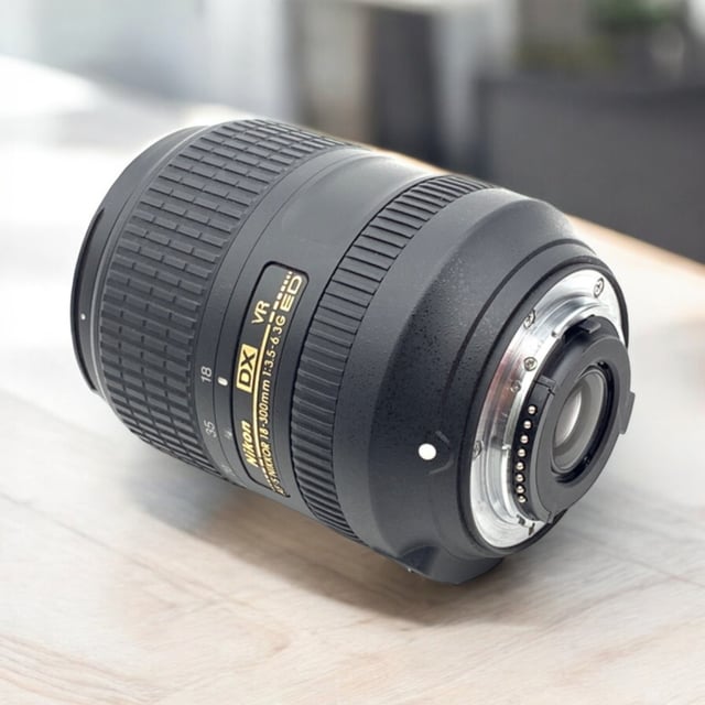 AF-S DX NIKKOR 18-300mm f/3.5-6.3G ED VR