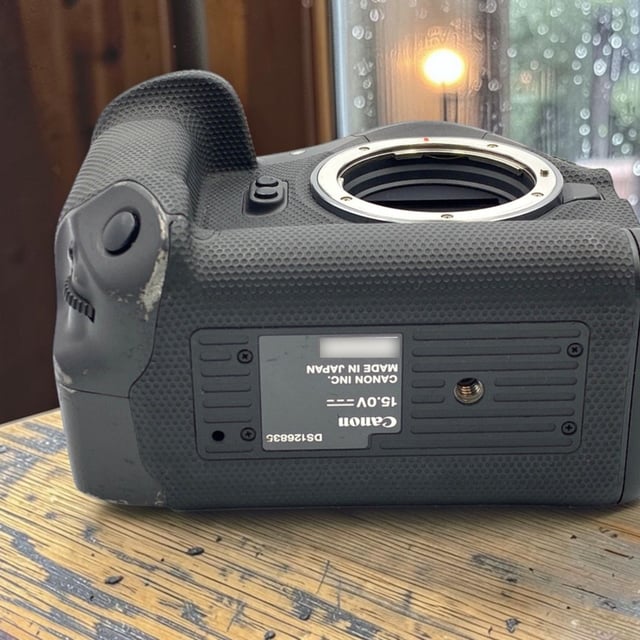 EOS R3 ボディ