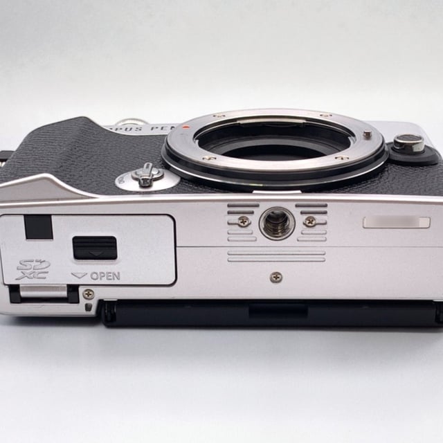 OLYMPUS PEN E-P7 ボディ "シルバー"