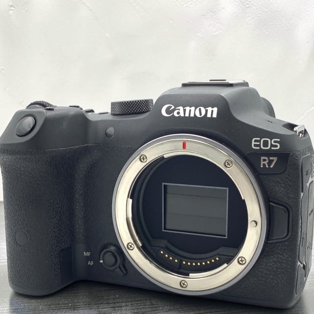 EOS R7 ボディ