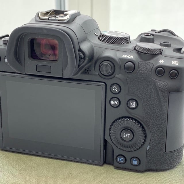 EOS R6 ボディ