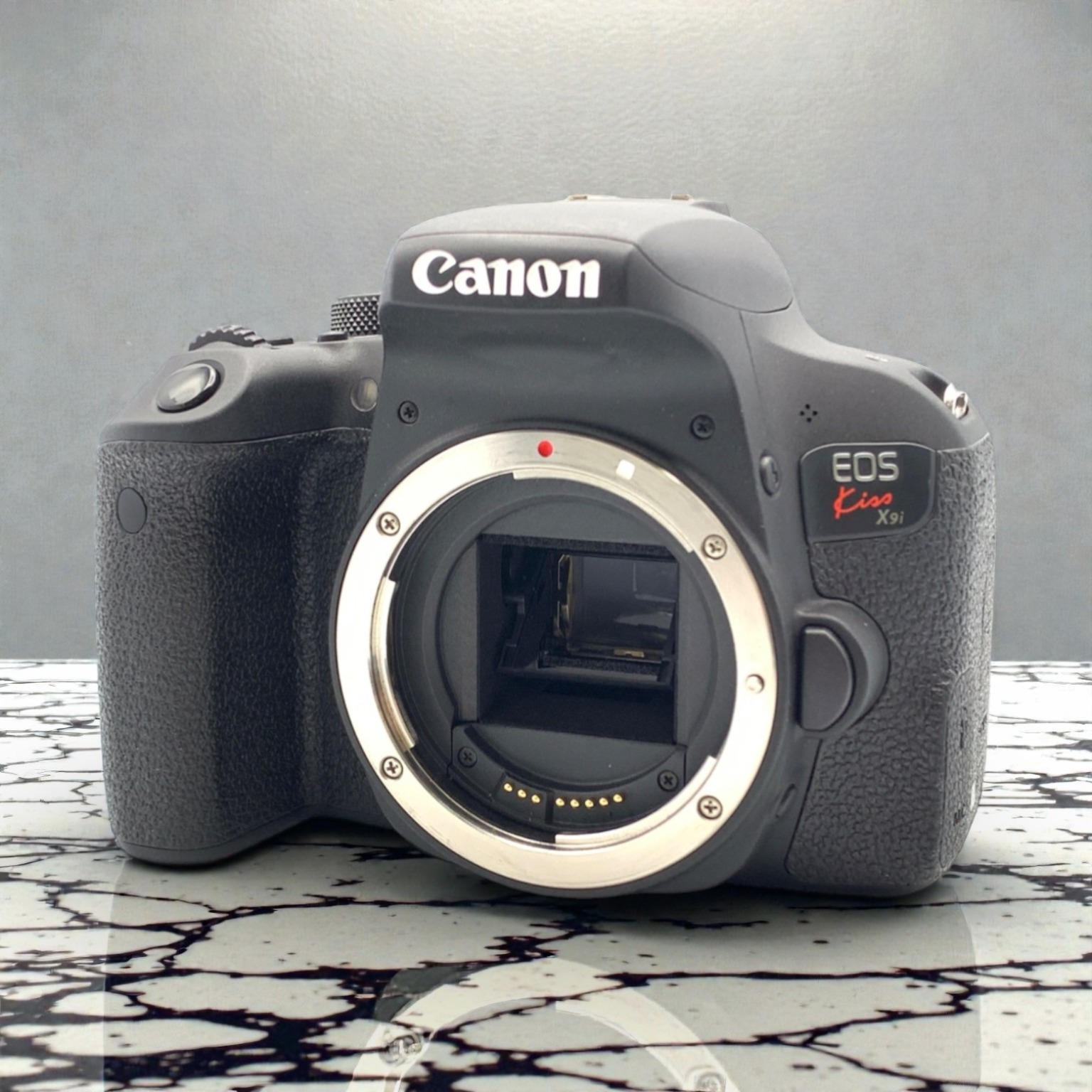 Canon EOS Kiss X9i ボディの中古 (美品)・¥46,110 売り切れ by みやる