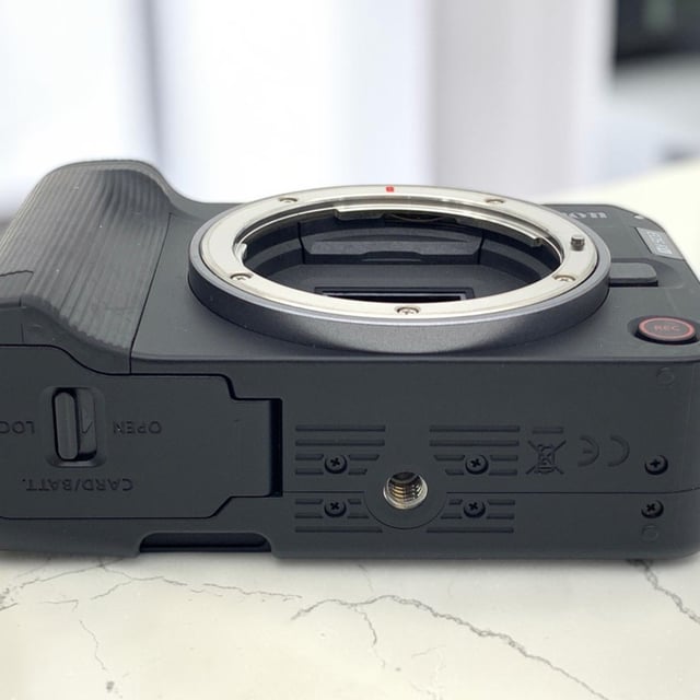 EOS R50 V ボディ