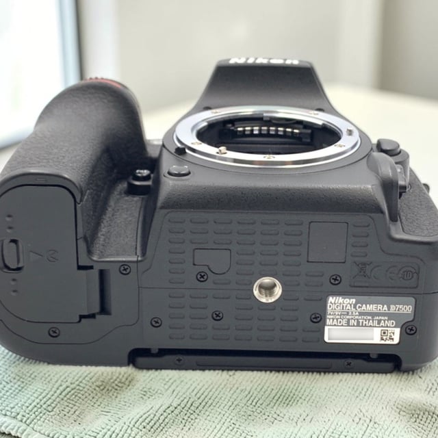 D7500 ボディ