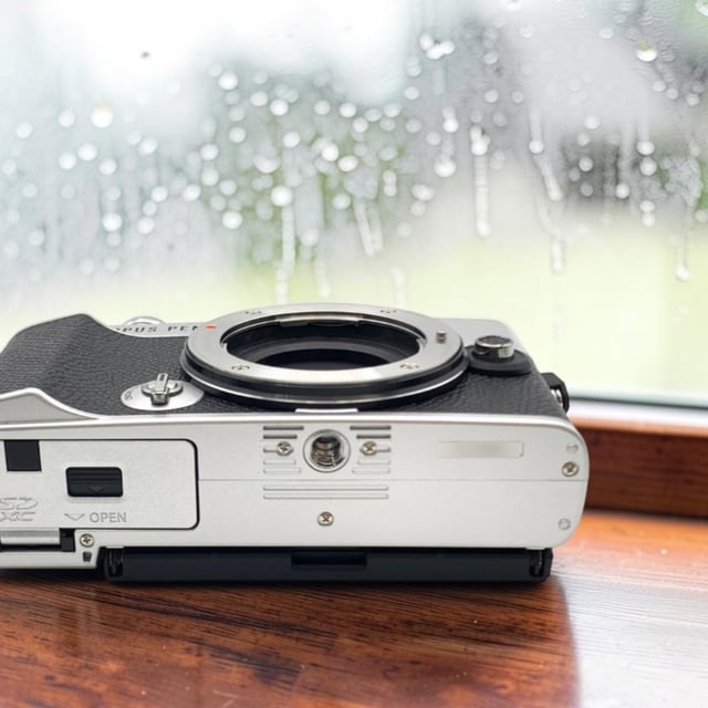 OLYMPUS PEN E-P7 ボディ "シルバー"