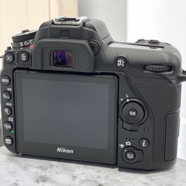 D7500 ボディ