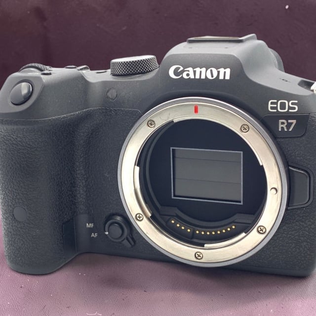 EOS R7 ボディ