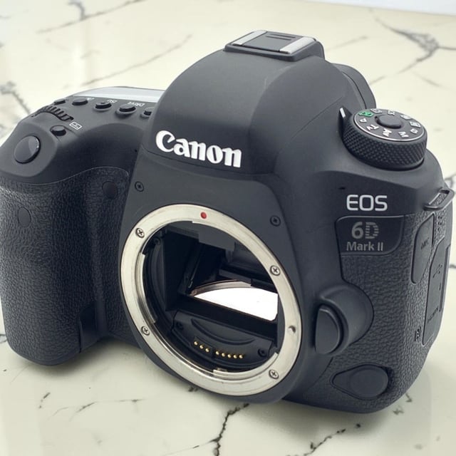 EOS 6D Mark II ボディ