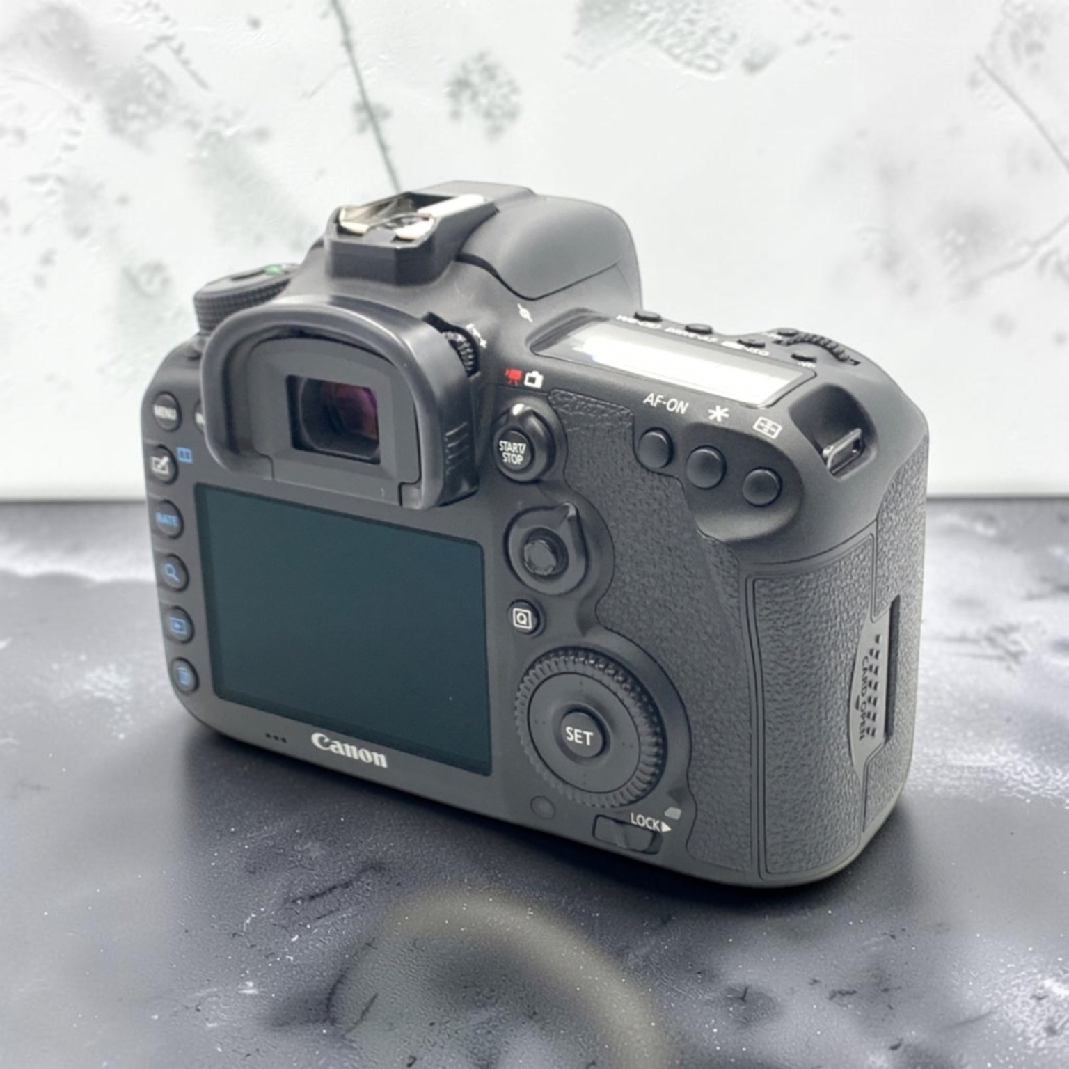 Canon EOS 7D Mark II ボディの新品/中古の在庫一覧 | みんなのカメラ