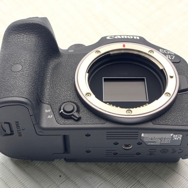 EOS R7 ボディ