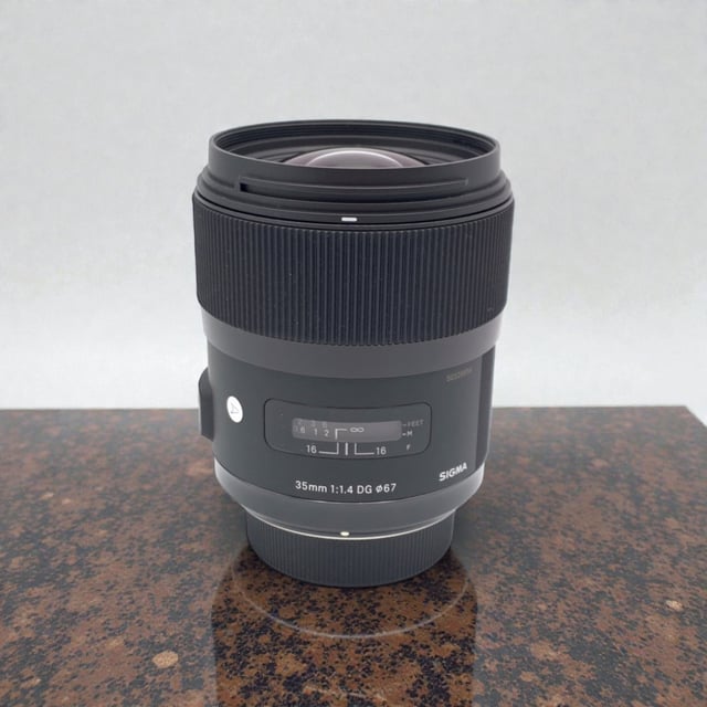 35mm F1.4 DG HSM