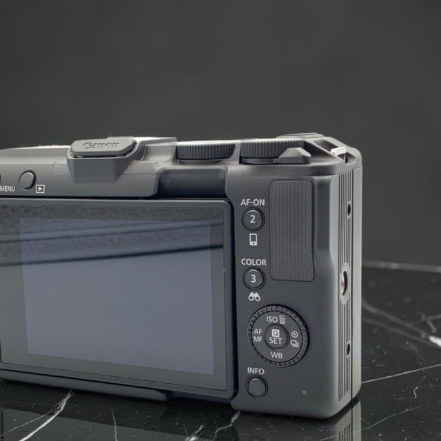 EOS R50 V ボディ