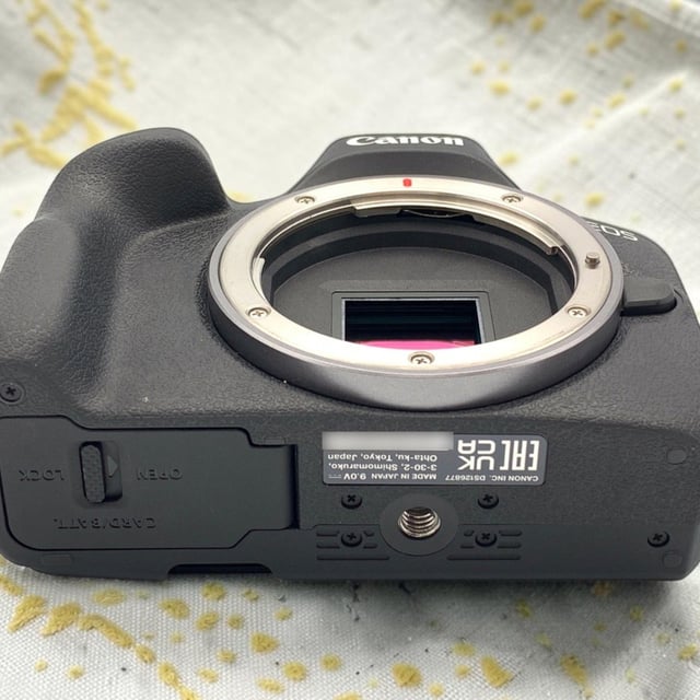 EOS R50 ボディ "ブラック"