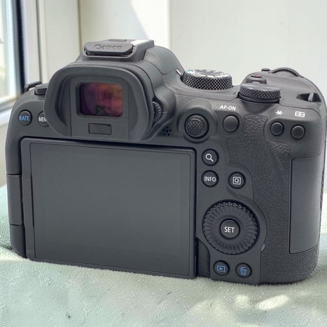 EOS R6 Mark II ボディ