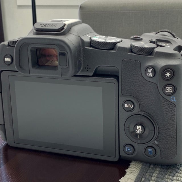 EOS R8 ボディ
