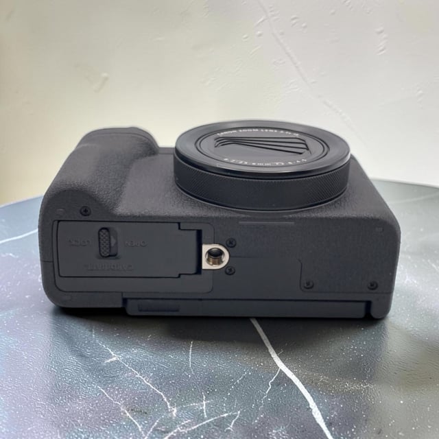 PowerShot V1