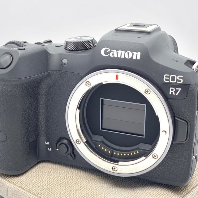 EOS R7 ボディ