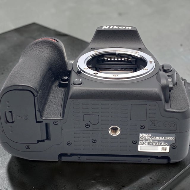 D7500 ボディ