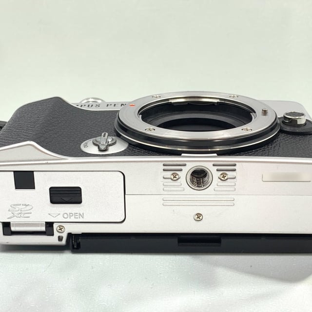 OLYMPUS PEN E-P7 ボディ "シルバー"