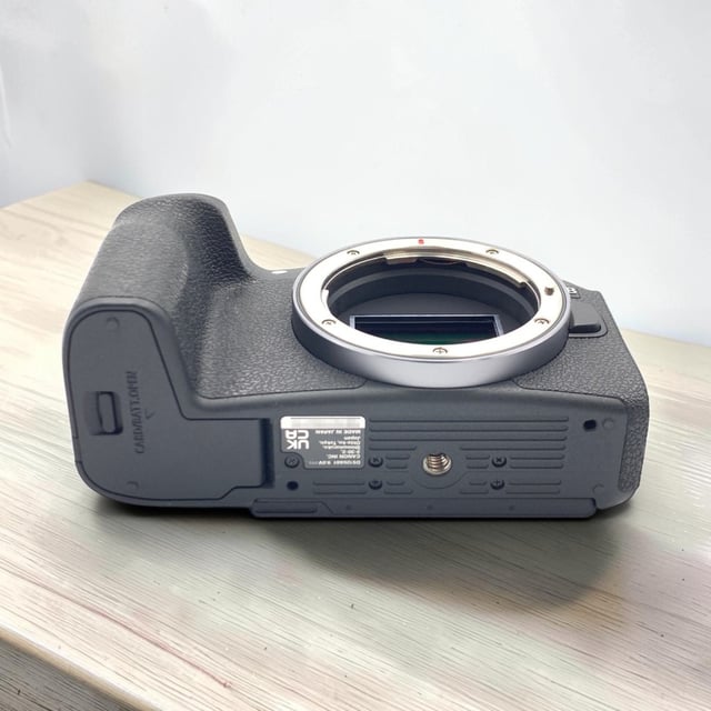 EOS R8 ボディ