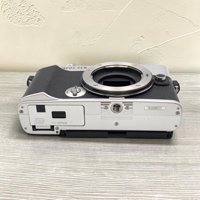 OLYMPUS PEN E-P7 ボディ "シルバー"
