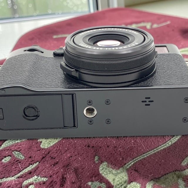 X100V "ブラック"