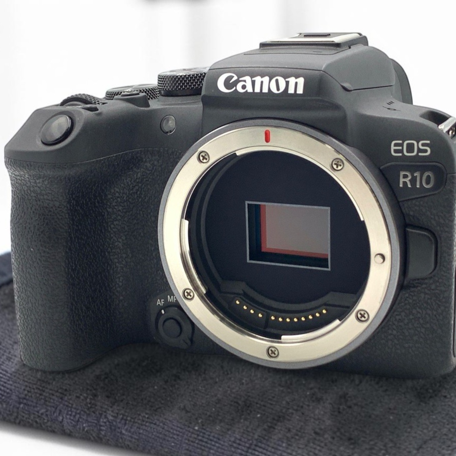 Esayera Clock R10 Canon EOS R10 ボディの中古 (美品)・¥97,630 売り切れ by molna | みんなのカメラ