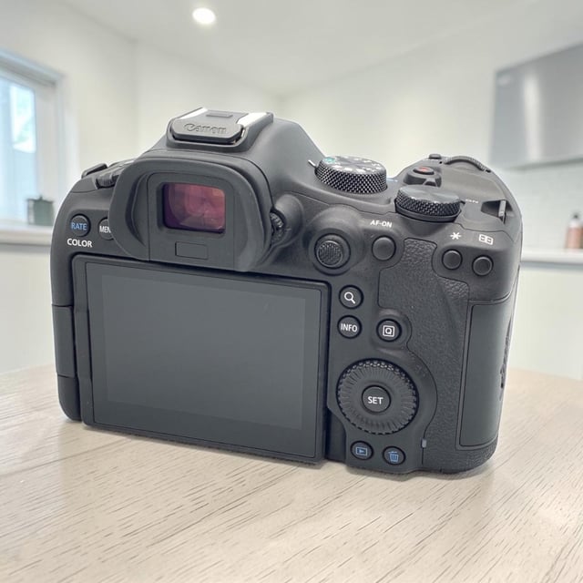 EOS R6 Mark III ボディ