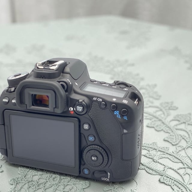 EOS 80D ボディ