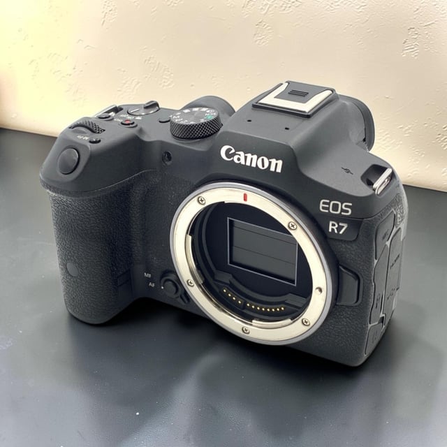 EOS R7 ボディ
