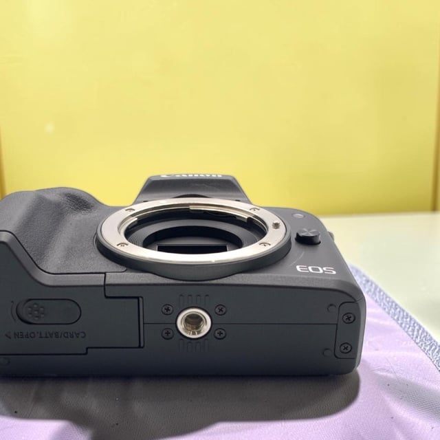EOS Kiss M ボディ "ブラック"