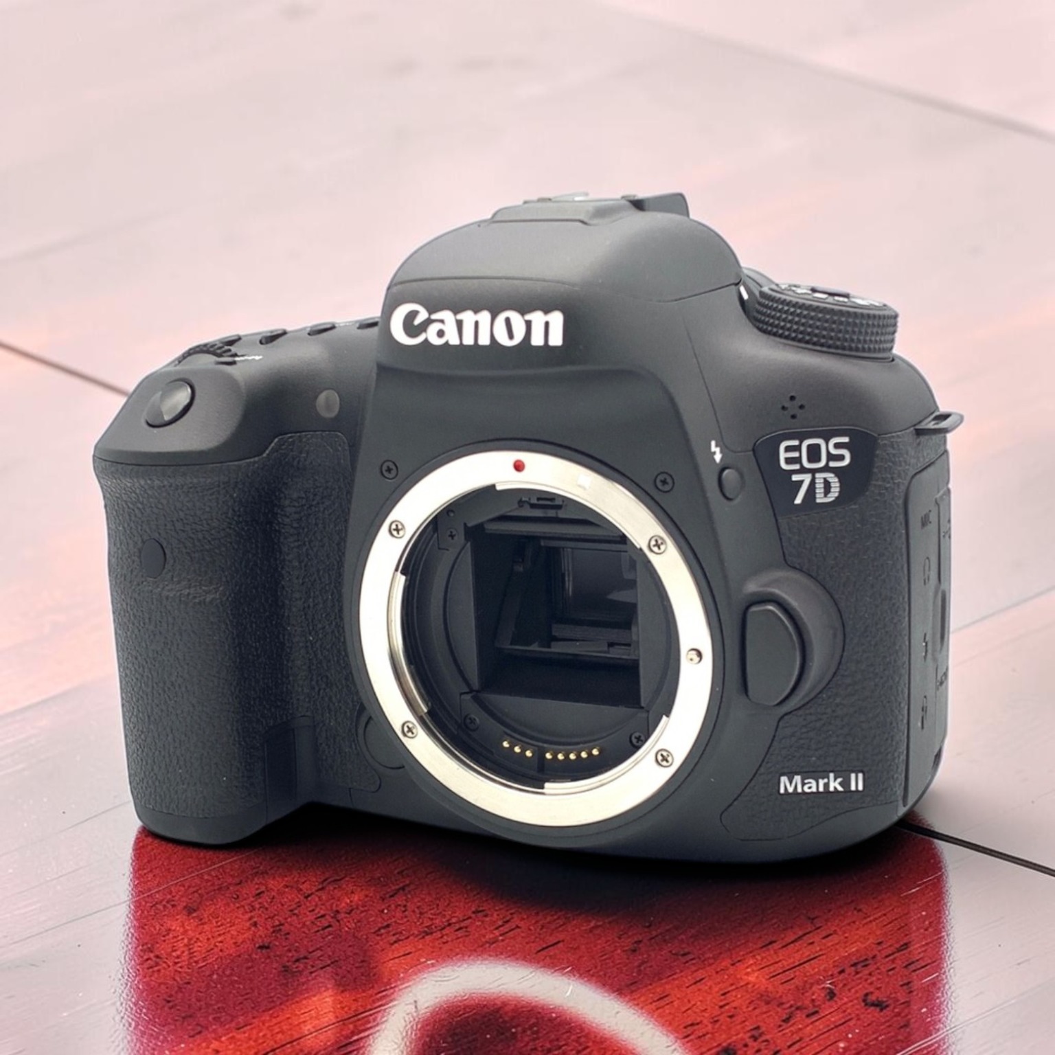 Canon EOS Kiss X7i ダブルズームキットの新品/中古の在庫一覧