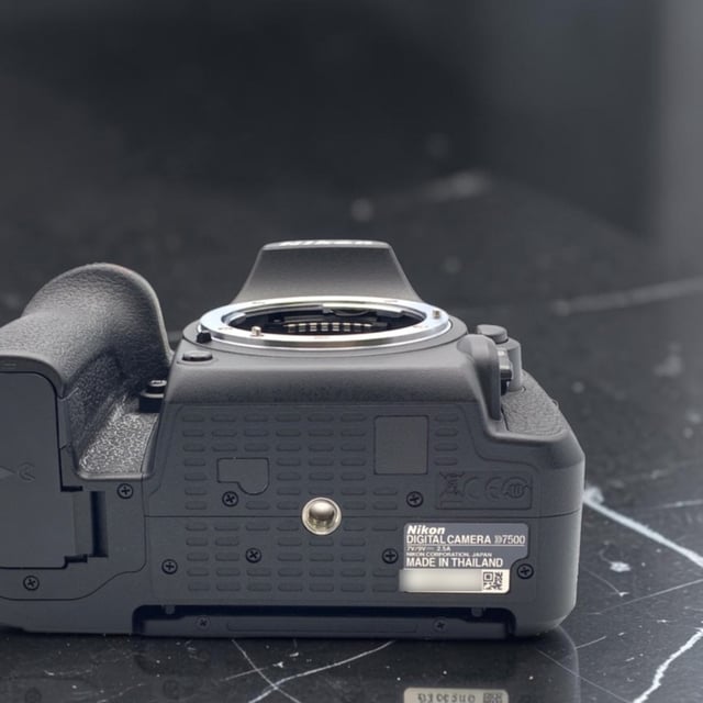 D7500 ボディ