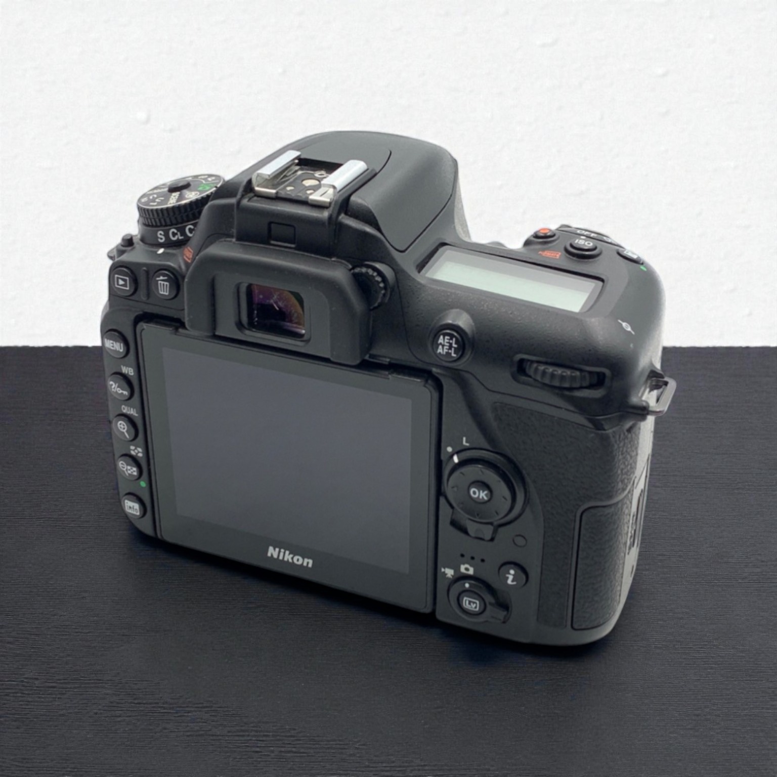 ニコン D7500 ボディの中古 (美品)・¥79,440 by ovria | みんなのカメラ