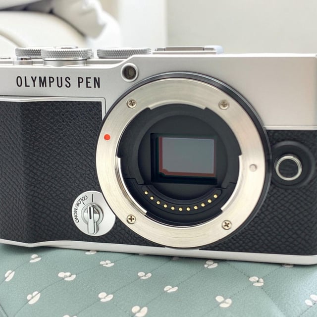 OLYMPUS PEN E-P7 ボディ