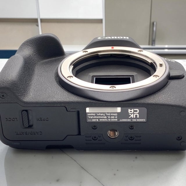 EOS R50 ボディ "ブラック"