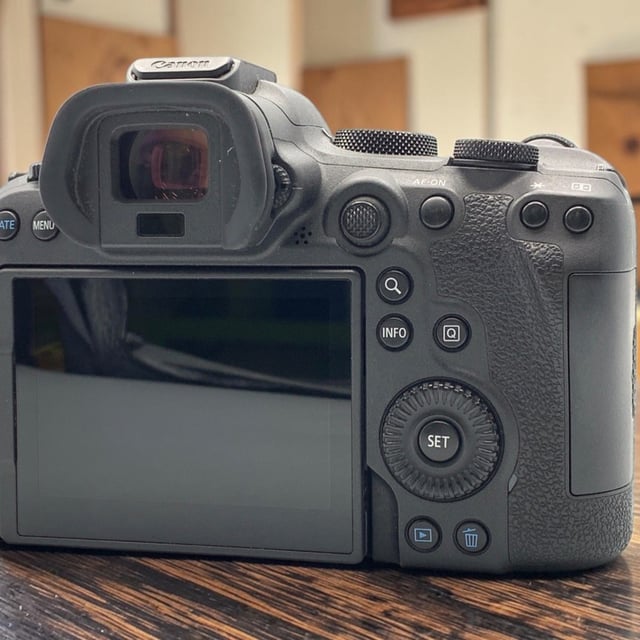 EOS R6 Mark II ボディ