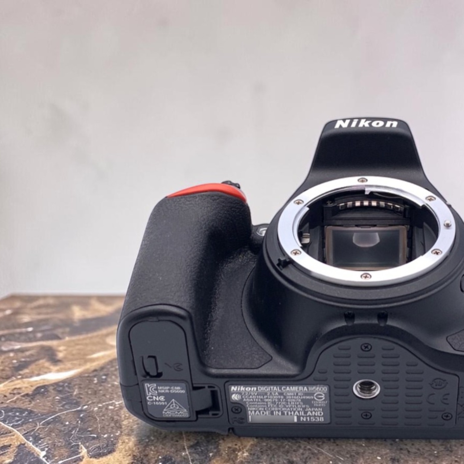 ニコン D5600 ボディの中古 (美品)・¥42,680 by nivre | みんなのカメラ