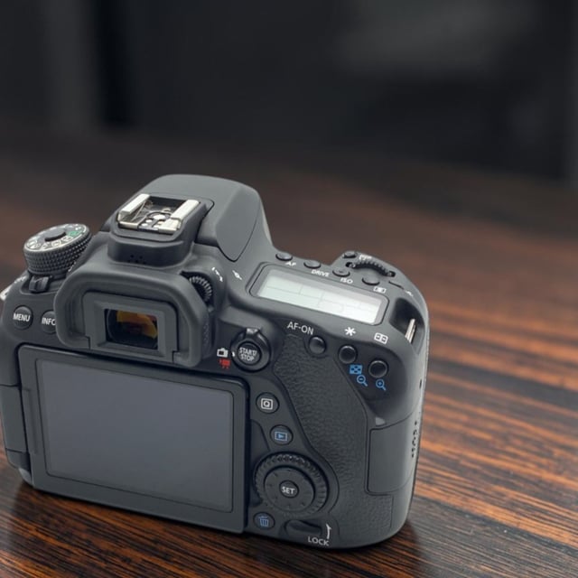 EOS 80D ボディ