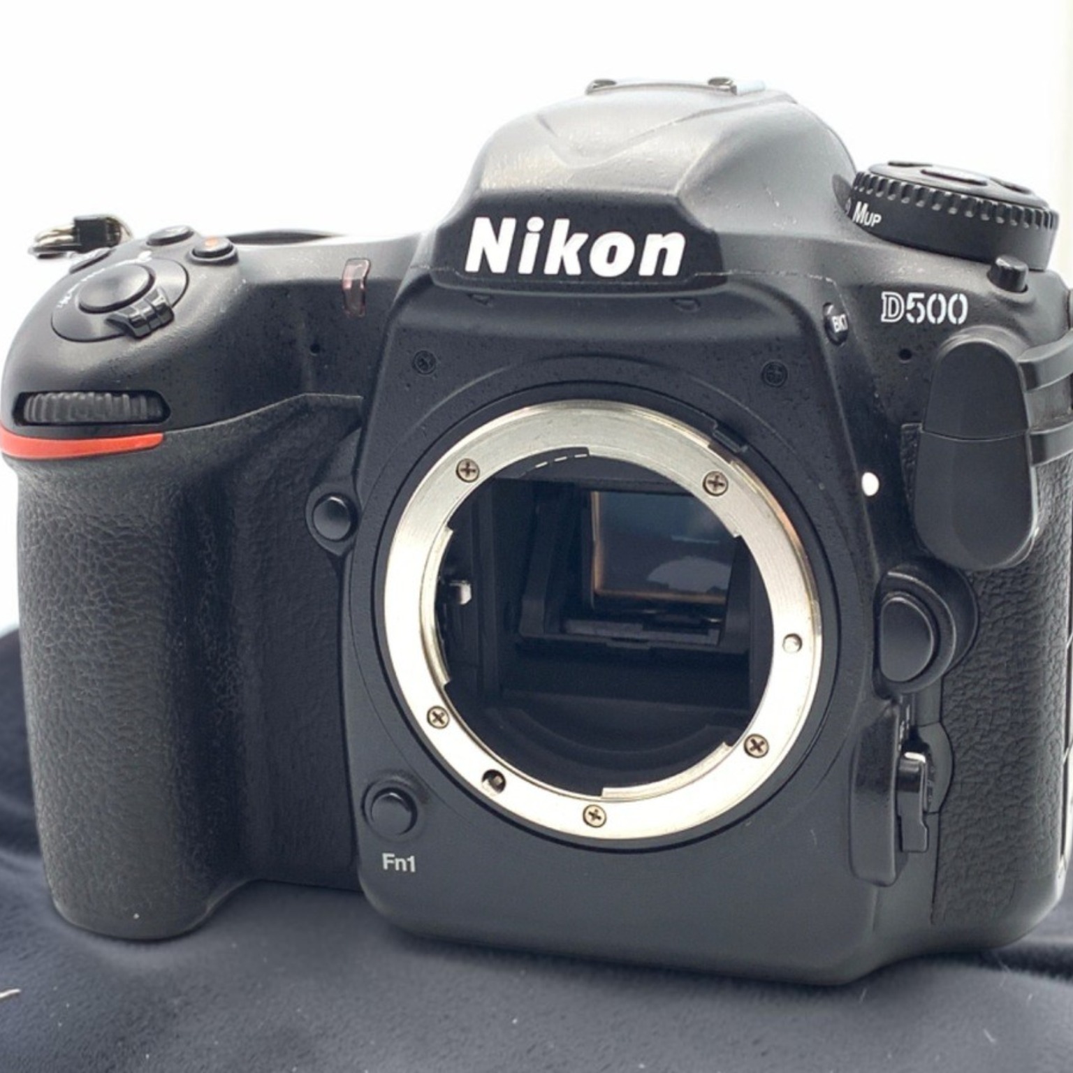 ニコン D500 ボディの中古 (良品)・¥86,030 by るねと | みんなのカメラ
