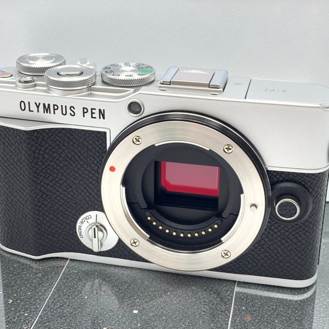 OLYMPUS PEN E-P7 ボディ "シルバー"