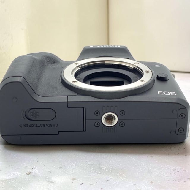 EOS Kiss M ボディ "ブラック"
