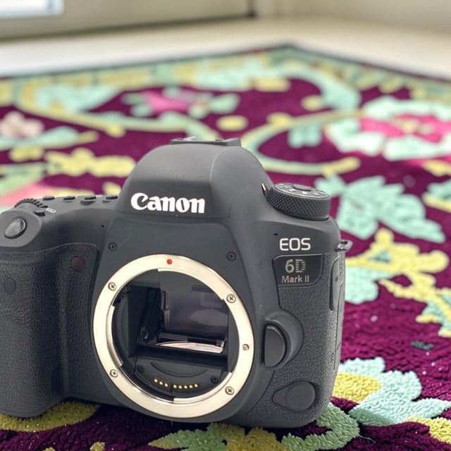 EOS 6D Mark II ボディ