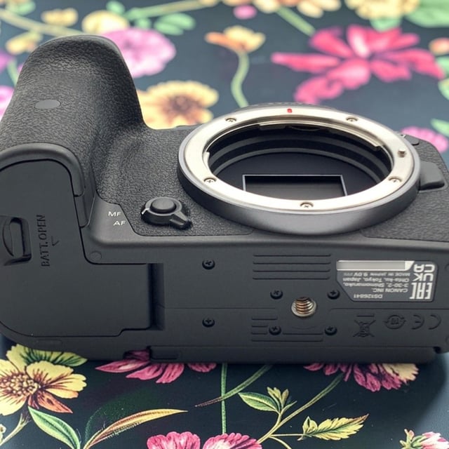 EOS R7 ボディ