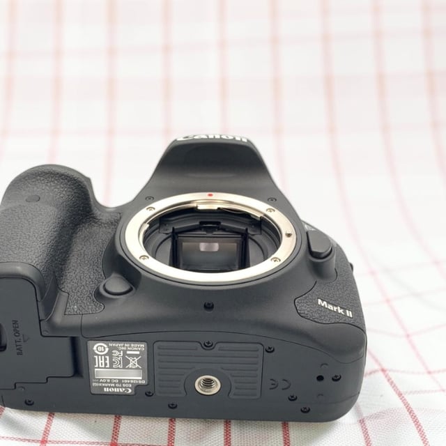 EOS 7D Mark II ボディ