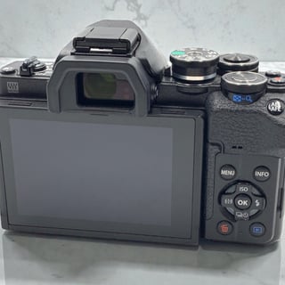 OM-D E-M10 Mark IV ボディ "ブラック"