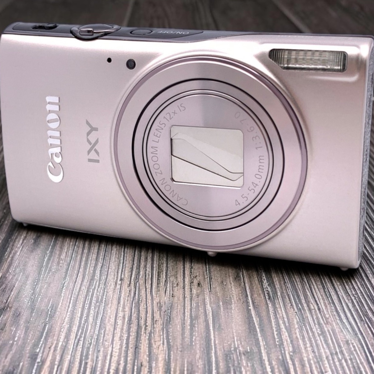 Canon IXY 650 m 